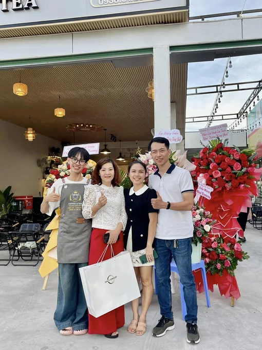 Học viên Saly Academy tại quán của mình
