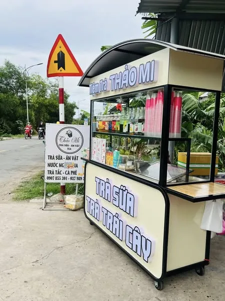 Xe đẩy Thảo My bán trà sữa và trà trái cây của học viên