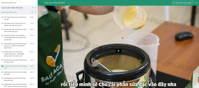 Giao diện học trực tuyến với nút đánh dấu bài đã hoàn thành